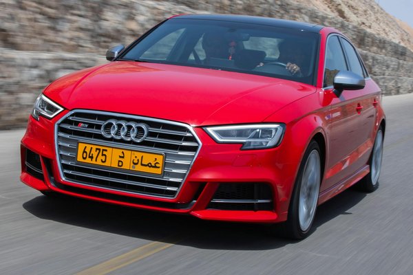 Quali sono i vantaggi dell'uso di auto ibride rispetto ai veicoli a combustione interna?